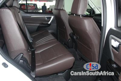 Toyota Fortuner 2.4GD.R.6 Automatic 2018 - image 6