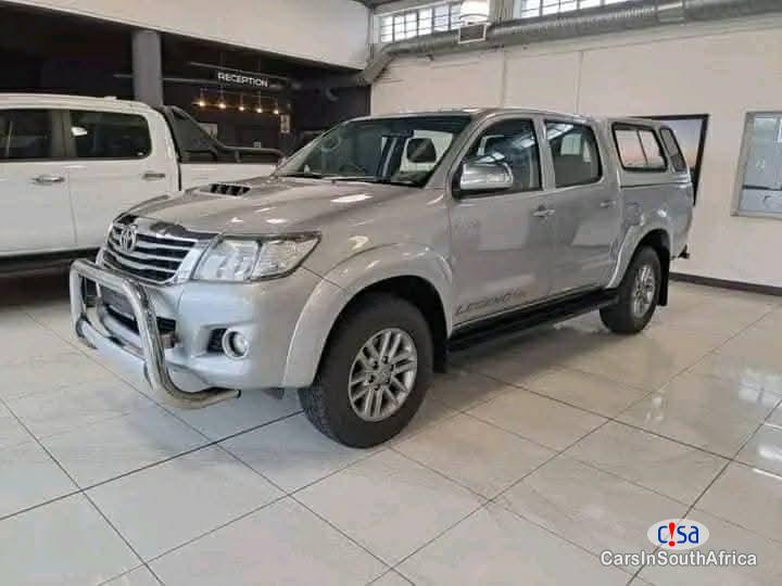 Toyota Hilux 3.0D Manual 2015 - image 2