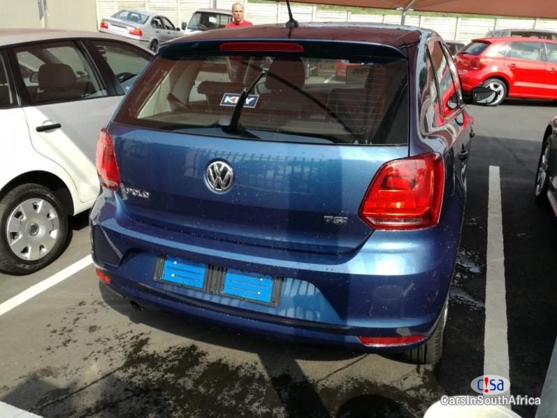 Volkswagen Polo Manual 2017 - image 2