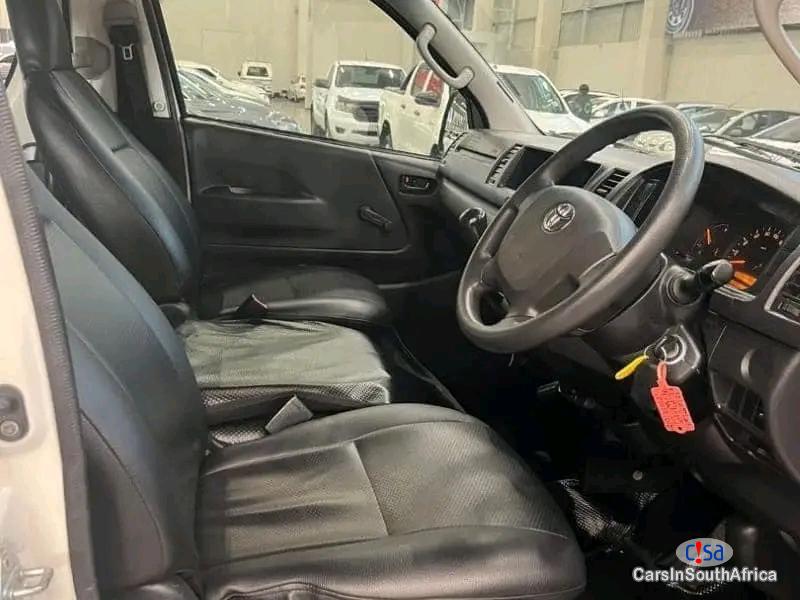 Toyota Quantum 2.5 Sesifikile 16 Seats ( +27 685845776 Manual 2018 in South Africa