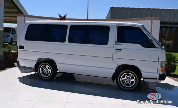 Toyota HiAce Manual 2008 - image 4