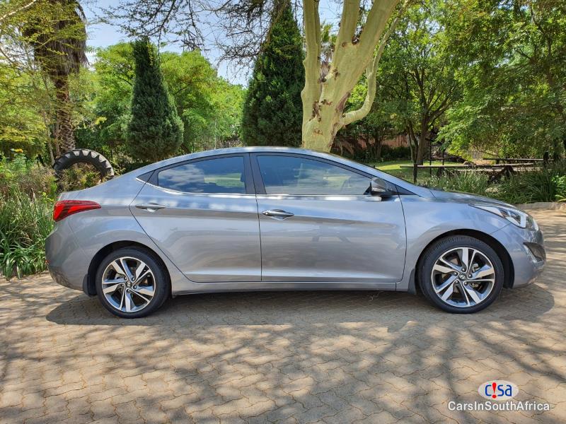 Pictures of Hyundai Elantra 1.8Executive Manual 2016