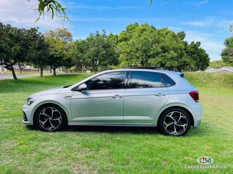 Volkswagen Polo 1.0R Automatic 2019 - image 3