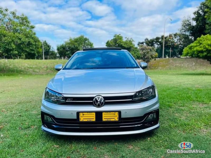 Volkswagen Polo 1.0R Automatic 2019 - image 4
