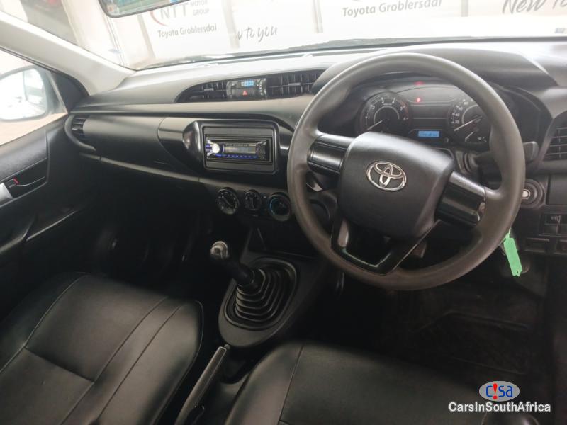 Toyota Hilux 2.4 / Whatsapp Call 068 346 6875 Manual 2021 - image 3