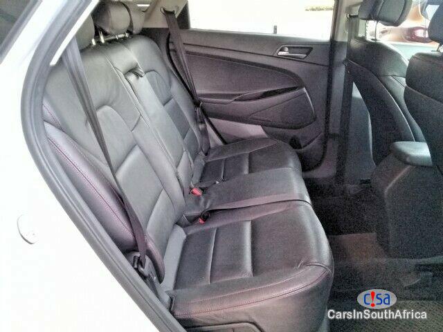 Hyundai Tucson Semi-Automatic 2017 - image 4