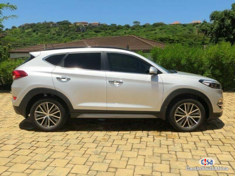 Hyundai Tucson Semi-Automatic 2017 - image 6