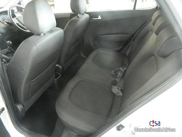 Hyundai i10 1 .25 FLUID Manual 2017 - image 4