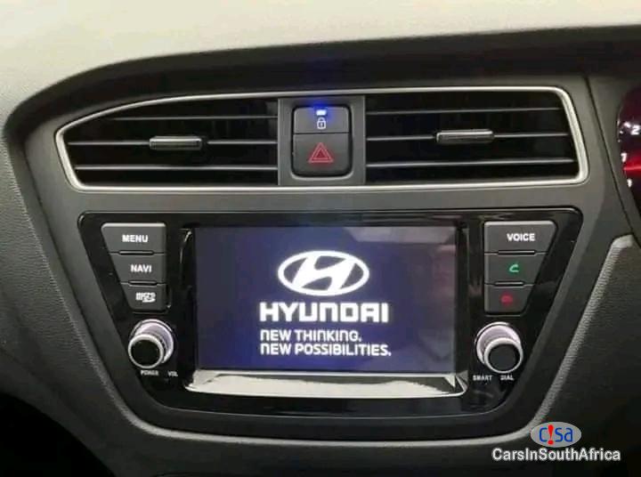 Hyundai i20 Manual 2019 - image 5