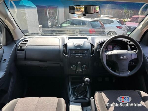 Isuzu D-Max 250 HO Hi-Rider Double-Cab Manual 2021 - image 4