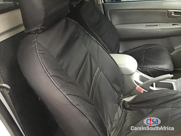 Picture of Toyota Hilux Manual 2015 in South Africa