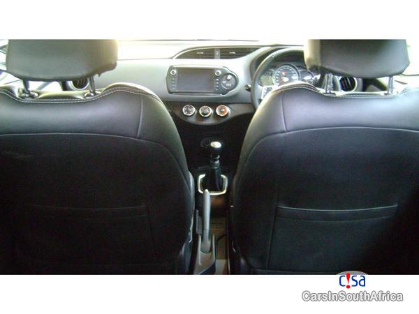 Toyota Yaris Manual 2015 - image 3