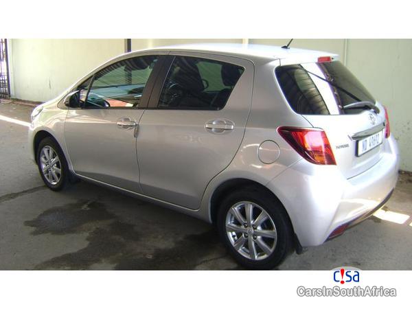 Toyota Yaris Manual 2015 - image 4