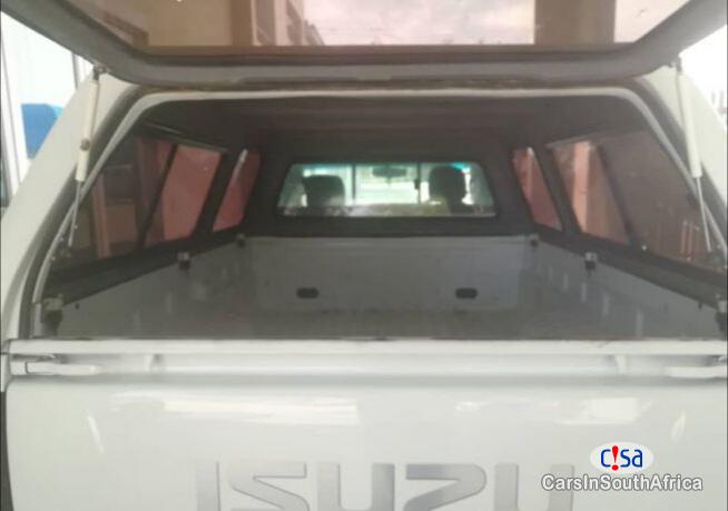 Isuzu KB280 Manual 2015 - image 4