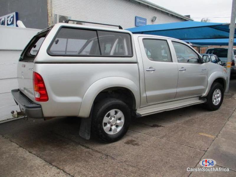 Toyota Hilux Manual 2009 - image 3