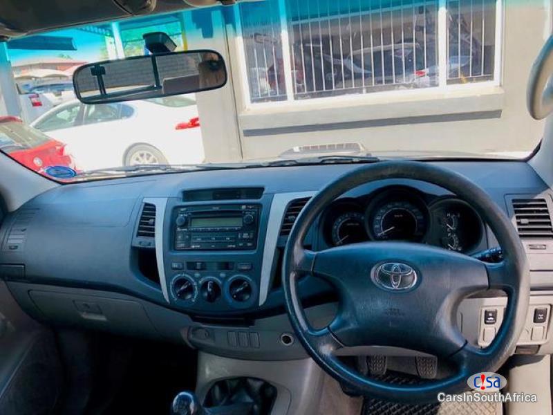 Toyota Hilux Manual 2010 - image 4
