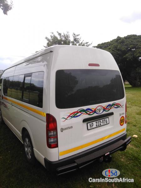 Toyota Quantum 2.5 Manual 2017 - image 2