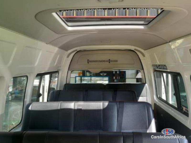 Toyota Quantum Hiace 2.5 D-4D Sesfikile 16-Seat Manual 2020 - image 4