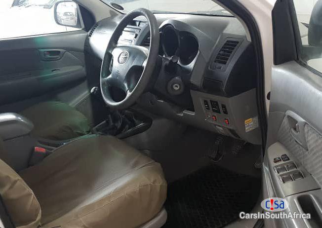 Toyota Hilux Manual 2012 - image 3
