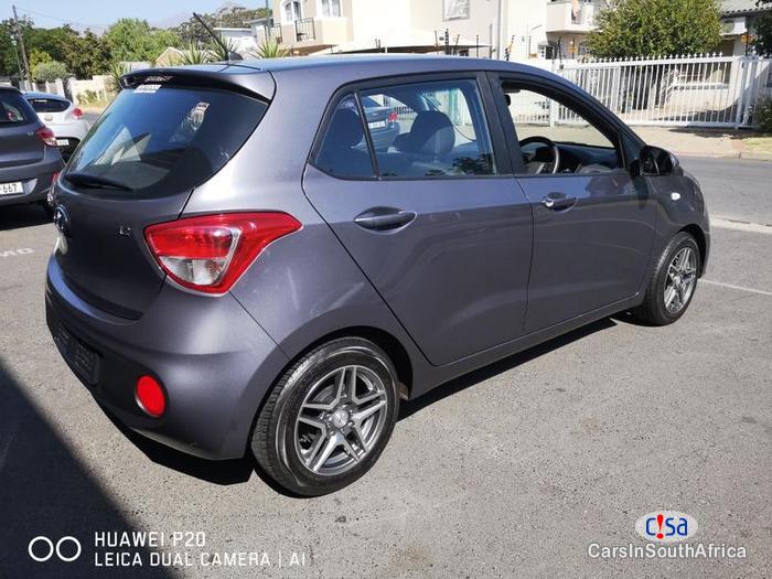 Hyundai i10 Manual 2016 in South Africa