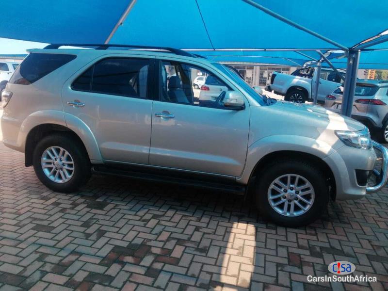 Toyota Fortuner 2.4 Manual 2013 - image 5