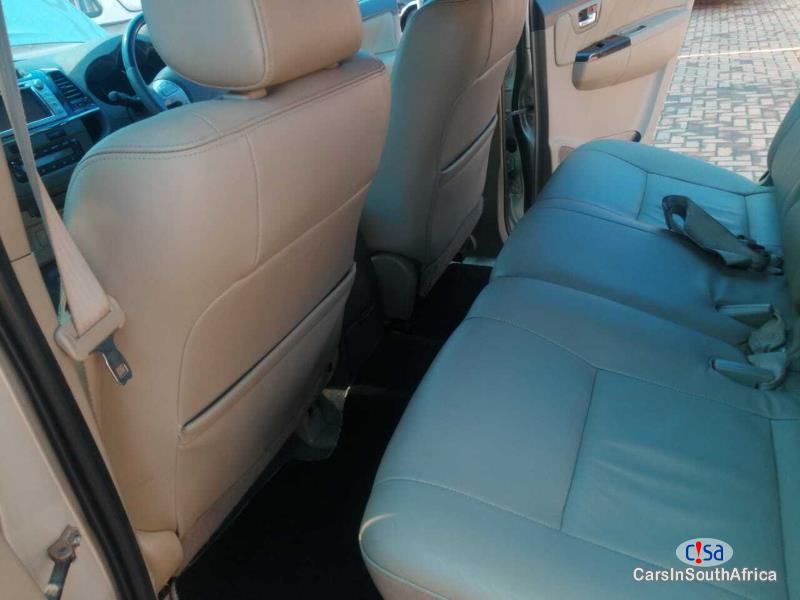 Toyota Fortuner 2.4 Manual 2013 - image 6