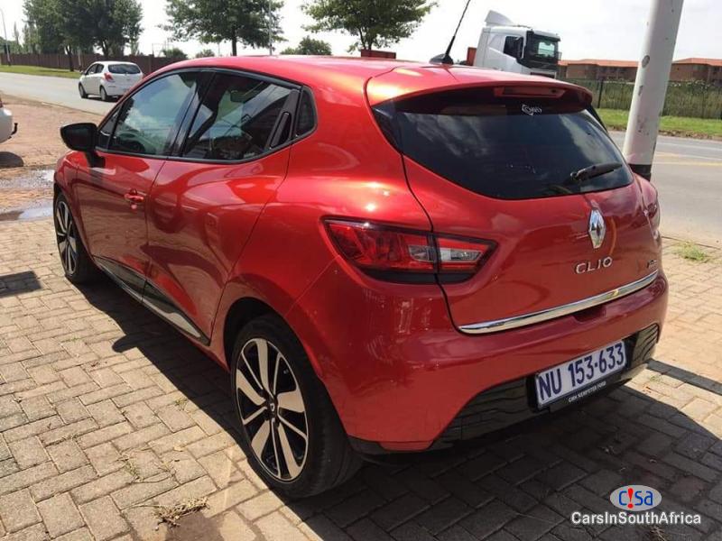 Renault Clio Manual 2014 in South Africa