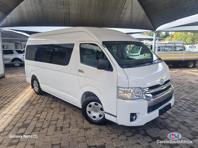 Toyota Quantum GL 2.5 D-4D 14-Seats Manual 2015 - image 2