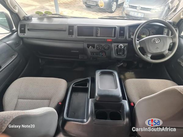 Toyota Quantum GL 2.5 D-4D 14-Seats Manual 2015 - image 5