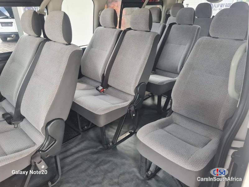 Toyota Quantum GL 2.5 D-4D 14-Seats Manual 2015 - image 6