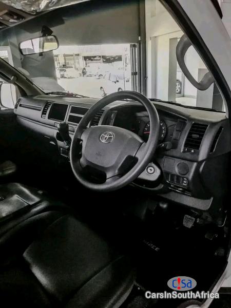 Toyota Quantum 2.5 D-4D Sesfikile 16seats (0684957752 Manual 2019 in South Africa
