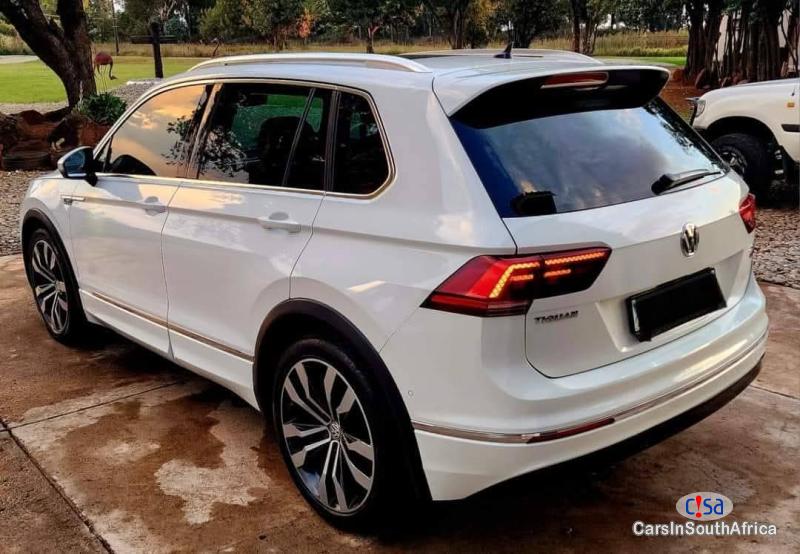 Volkswagen Tiguan 2.0 TDi R-Line Automatic 2017 - image 2
