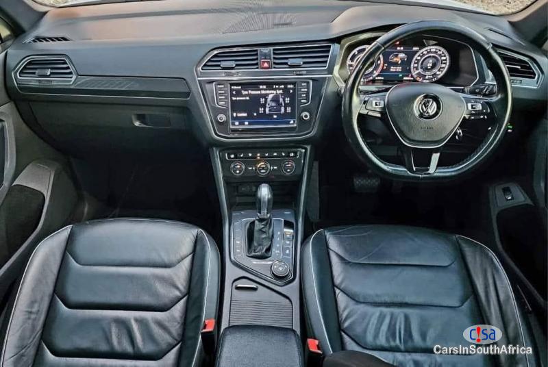 Volkswagen Tiguan 2.0 TDi R-Line Automatic 2017 - image 3