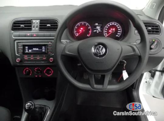 Volkswagen Polo 1.6 Manual 2015 - image 4