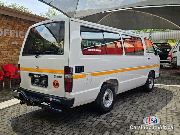 Toyota HiAce Super 16 Manual 2007 - image 2