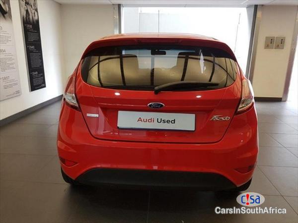 Ford Fiesta Manual 2016 - image 4