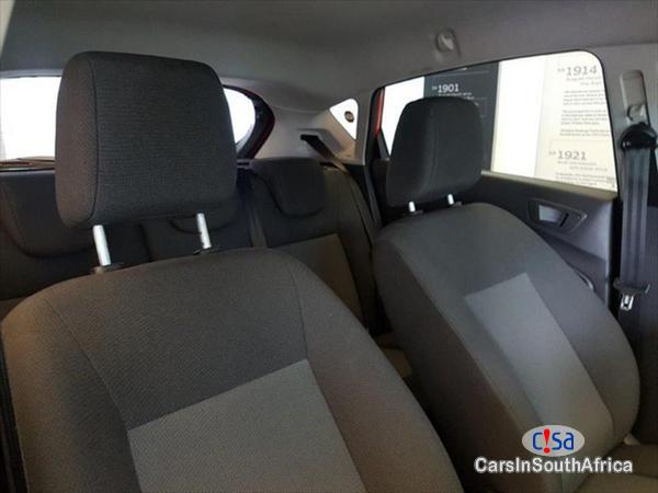 Ford Fiesta Manual 2016 - image 6