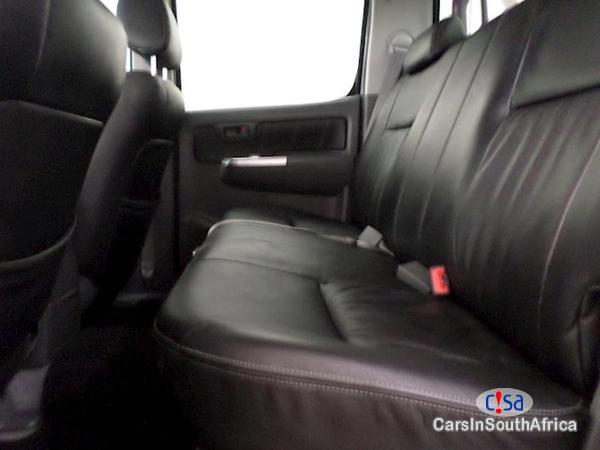 Toyota Hilux Manual 2014 - image 7