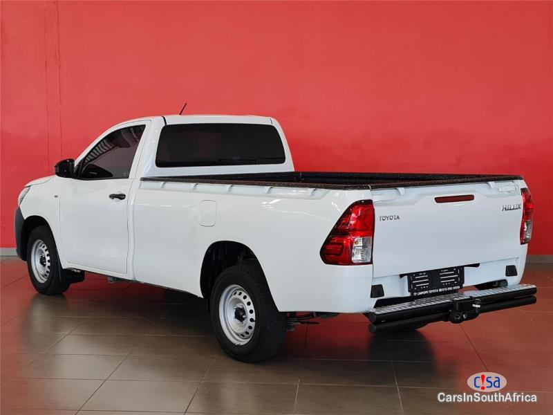 Toyota Hilux 2.4GD Manual 2018 - image 2