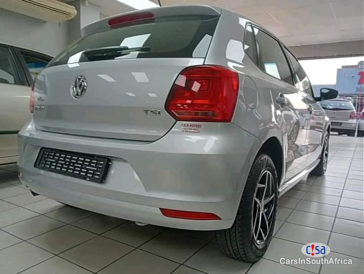 Volkswagen Polo 1.2TSl Manual 2017 - image 2