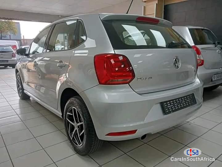 Volkswagen Polo 1.2TSl Manual 2017 - image 4