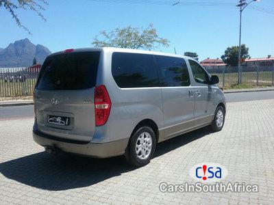 Hyundai H-1 2.5 Automatic 2011