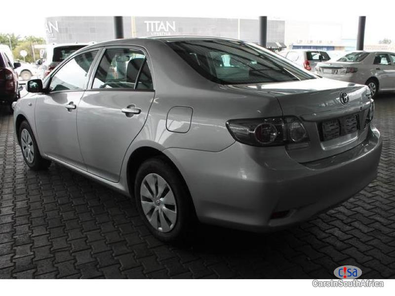 Toyota Corolla Manual 2017 - image 3