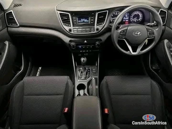 Hyundai Tucson Automatic 2017 - image 4