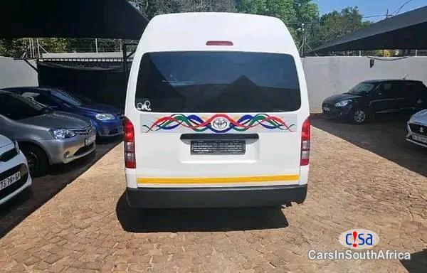Toyota HiAce Manual 2021 - image 4