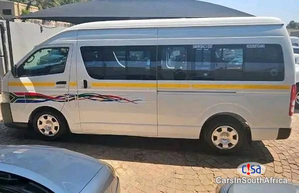 Toyota HiAce Manual 2021 - image 5
