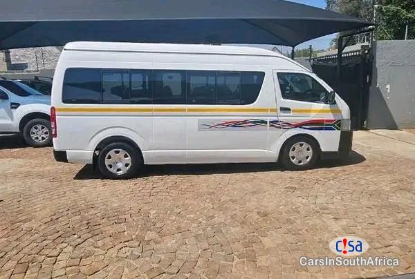 Toyota HiAce Manual 2021 - image 6