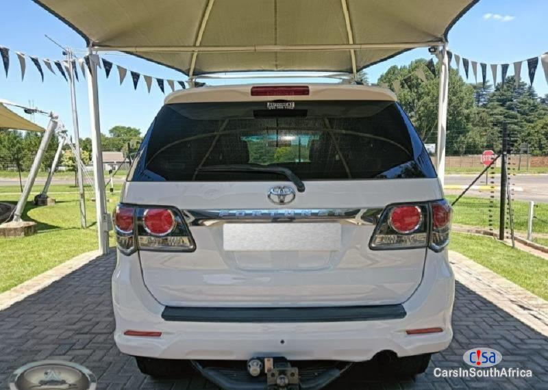 Toyota Fortuner 2.5D-4D Bank Repossessed Automatic 2015 - image 2