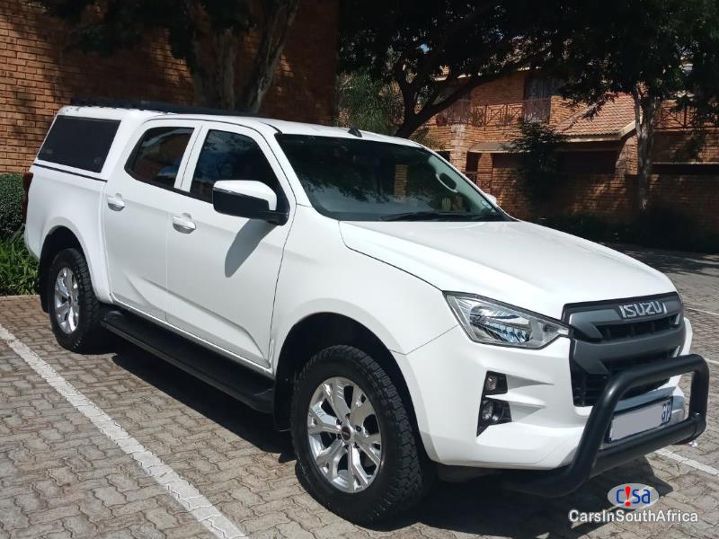 Isuzu KB300 0616417846 Automatic 2023 in Western Cape