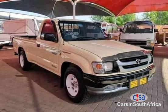 Picture of Toyota Hilux 2 4 0671651564 Manual 2004
